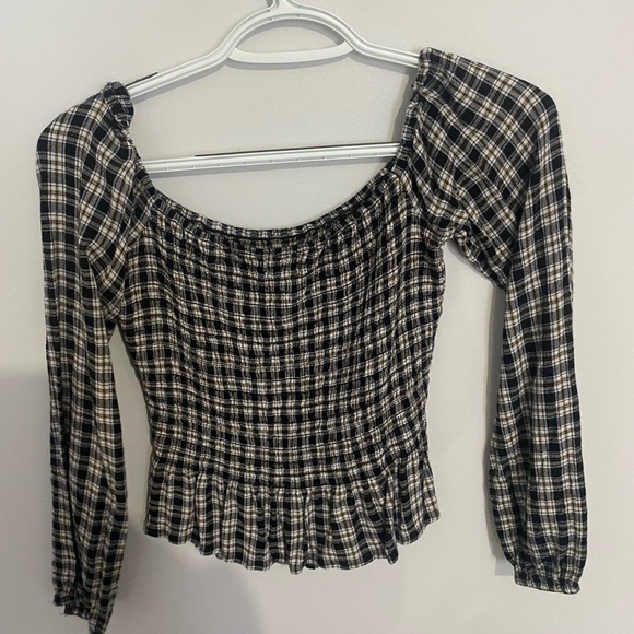 Hollister Top - Picture 2 of 3